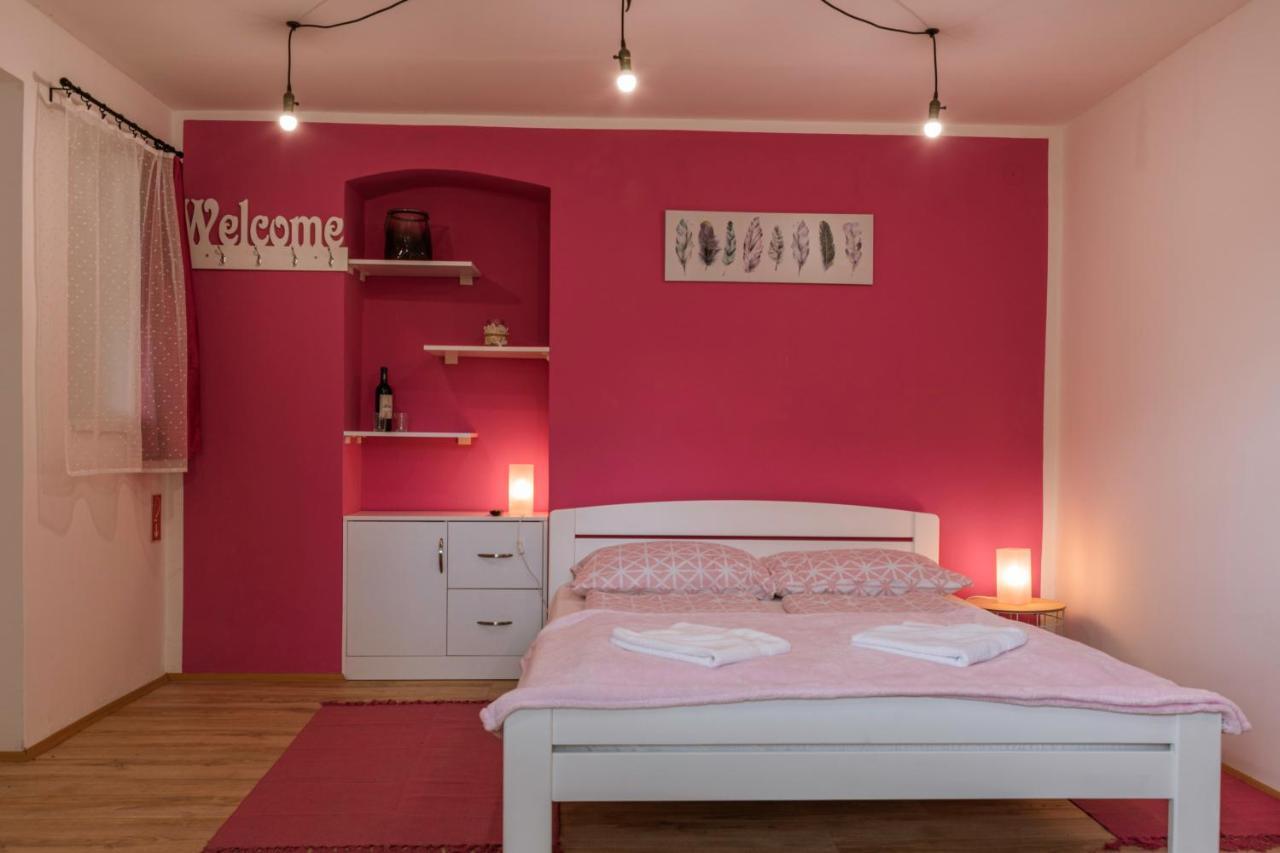 Julia Apartman Pacir Dış mekan fotoğraf